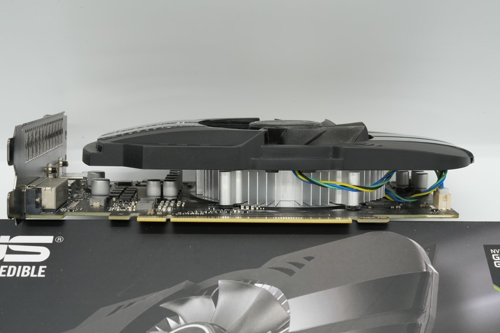ASUS GeForce PH-GTX1050TI-4G 箱・付属品ありASUS ヤマダウェブコム