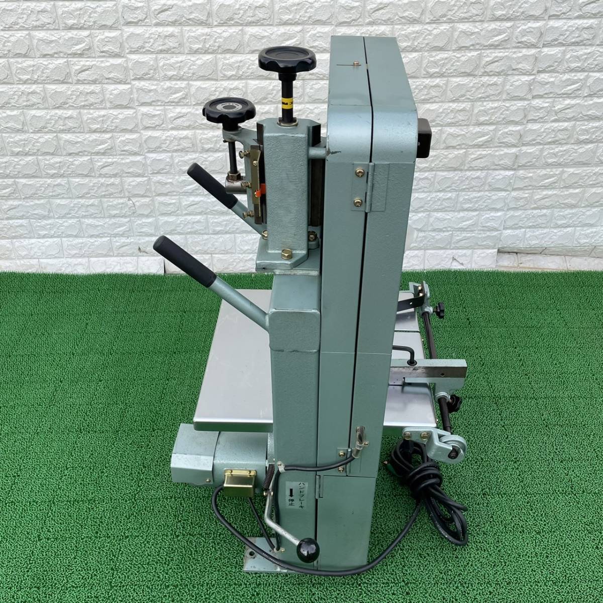 ジャンク品扱い/現状品】日立 バンドソー CB65F キャスター付き