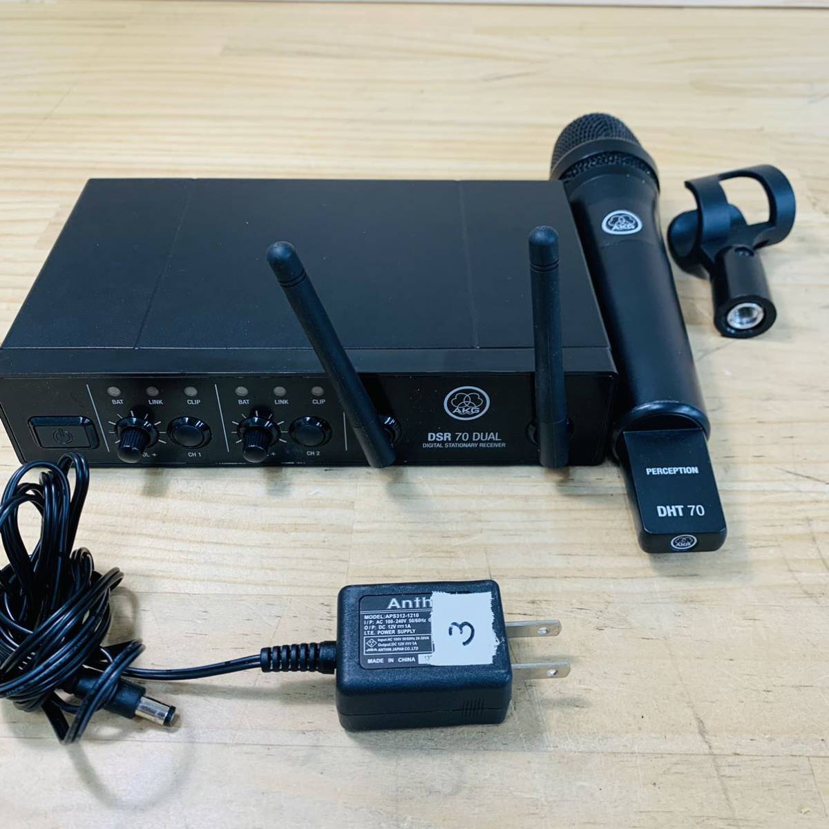 Yahoo!オークション 「ワイヤレスマイク akg」の落札相場・落札価格