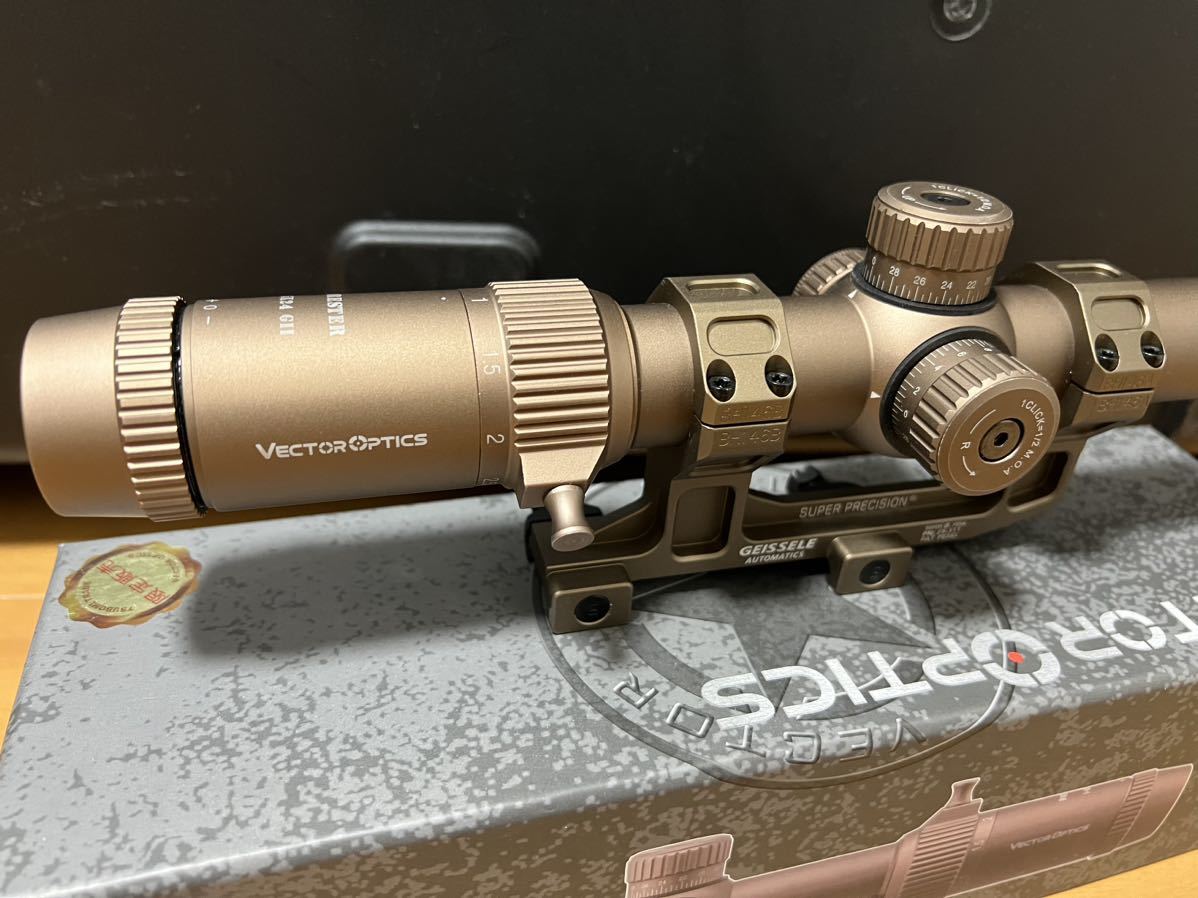 VECTOR OPTICS Forester 1-5x24 Coyote FDE ガイズリーレプリカ