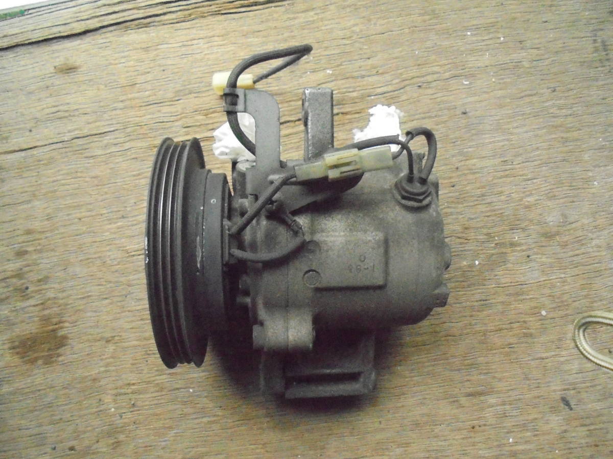 L375S タントカスタム エアコンコンプレッサー 447260-5873 即決