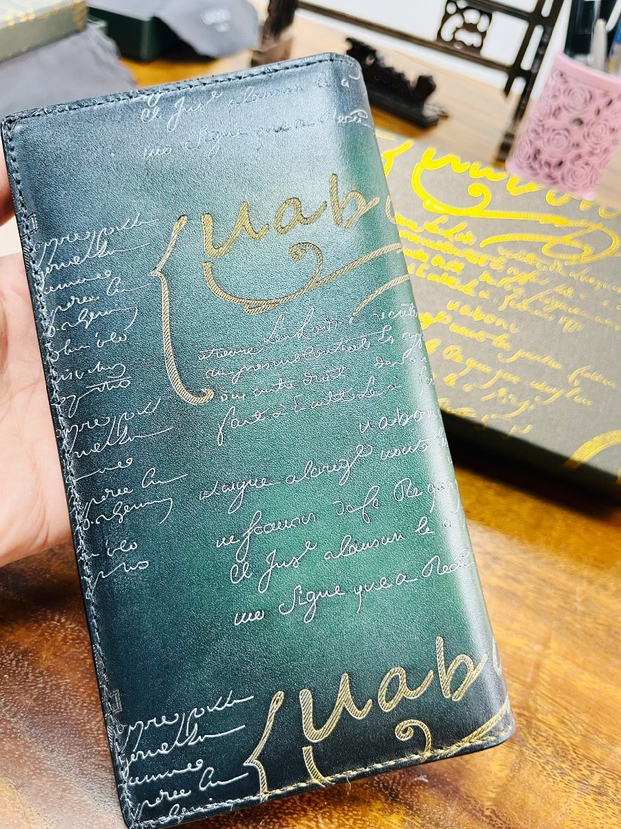 ⭐️未使用⭐️ UABONI ユアボニ パティーヌ 二つ折り 長財布 ショップ