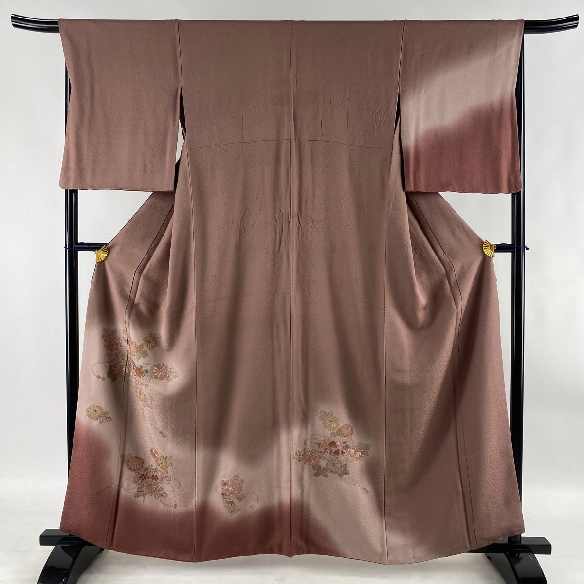 付下げ 秀品 文箱 菊 相良刺繍 汕頭刺繍 赤紫 袷 身丈161.5cm 裄丈68cm L 正絹 【中古】