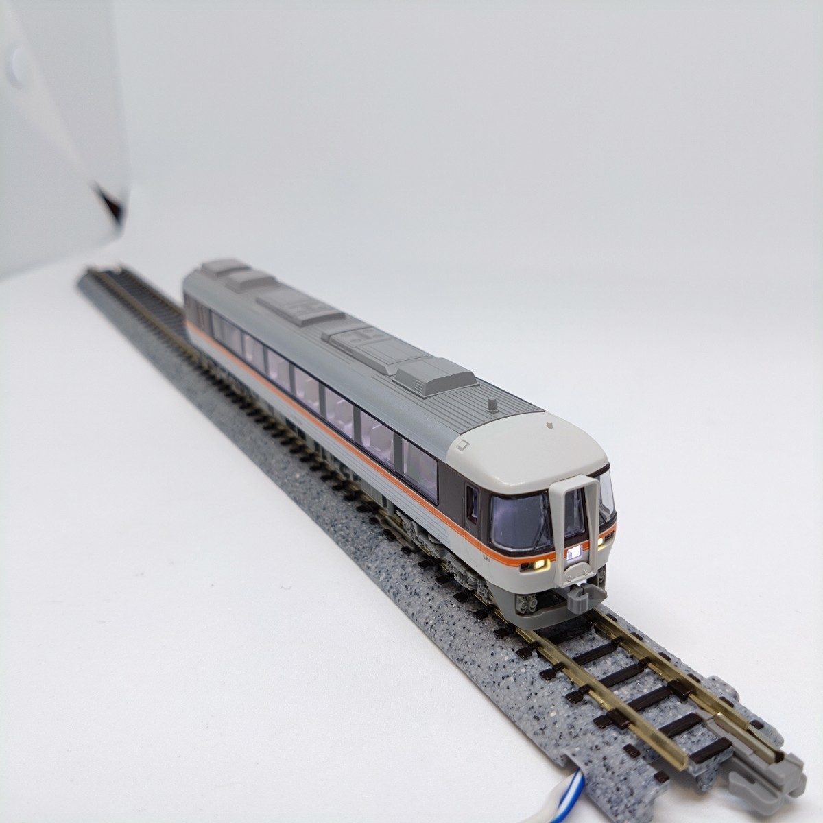 KATO　10-1404 キハ85系　ワイドビューひだ　ワイドビュー南紀　　バラシ　キハ85-1104 ヘッドライト点灯OK　テールライト点灯OK　室内灯入