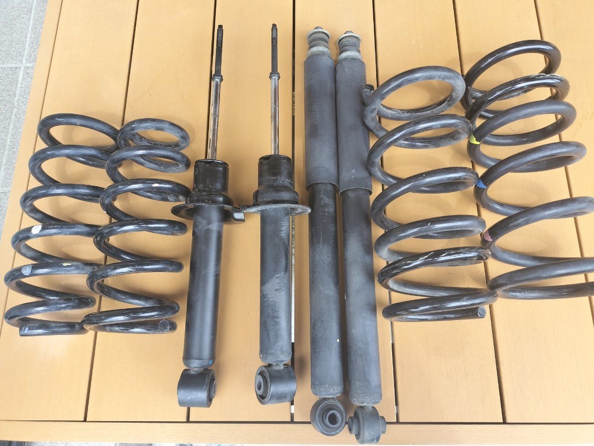 Z*　パジェロv98 純正　サスペンション部品一式① パジェロ V98W 純正 サスキット サスペンション サス スプリング