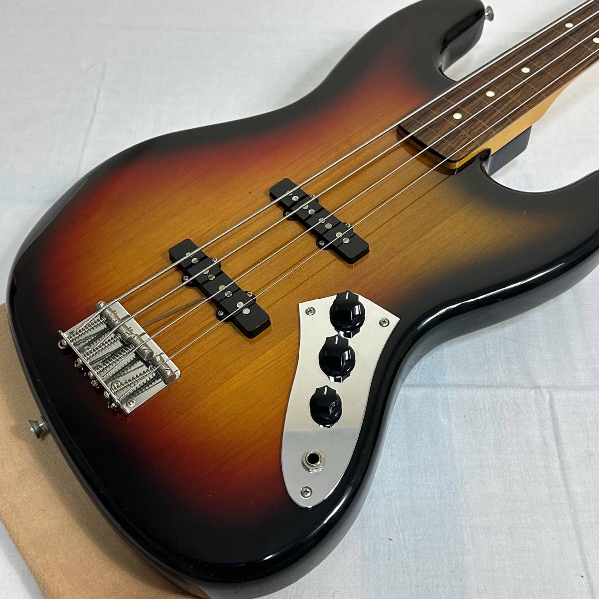 良品 Fender Japan JB62-77FL JAZZ BASS 3TS フレットレス ジャズ