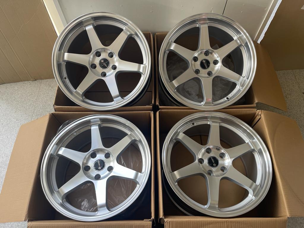 ☆1円スタート☆ 4本セット 18インチ 9.5J+35 PCD 114.3 5穴 深リム 