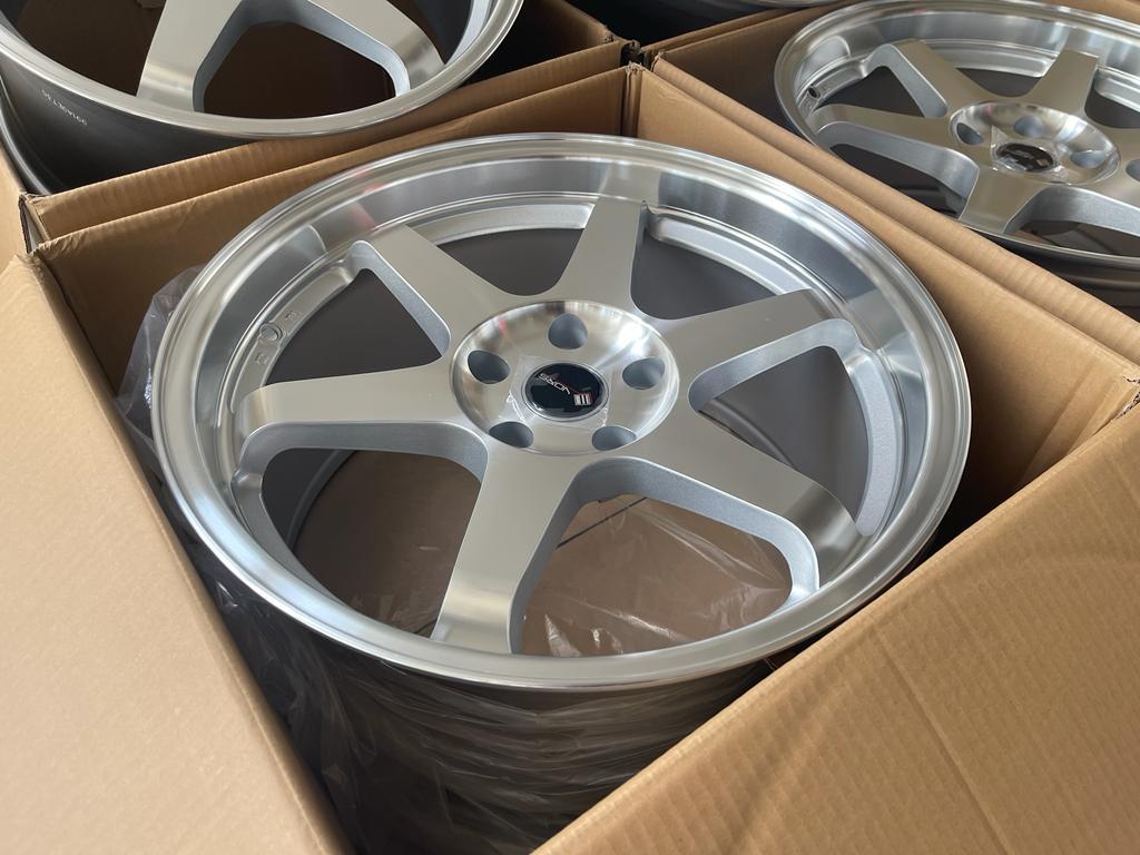 ☆1円スタート☆ 4本セット 18インチ 9.5J+35 PCD 114.3 5穴 深リム 