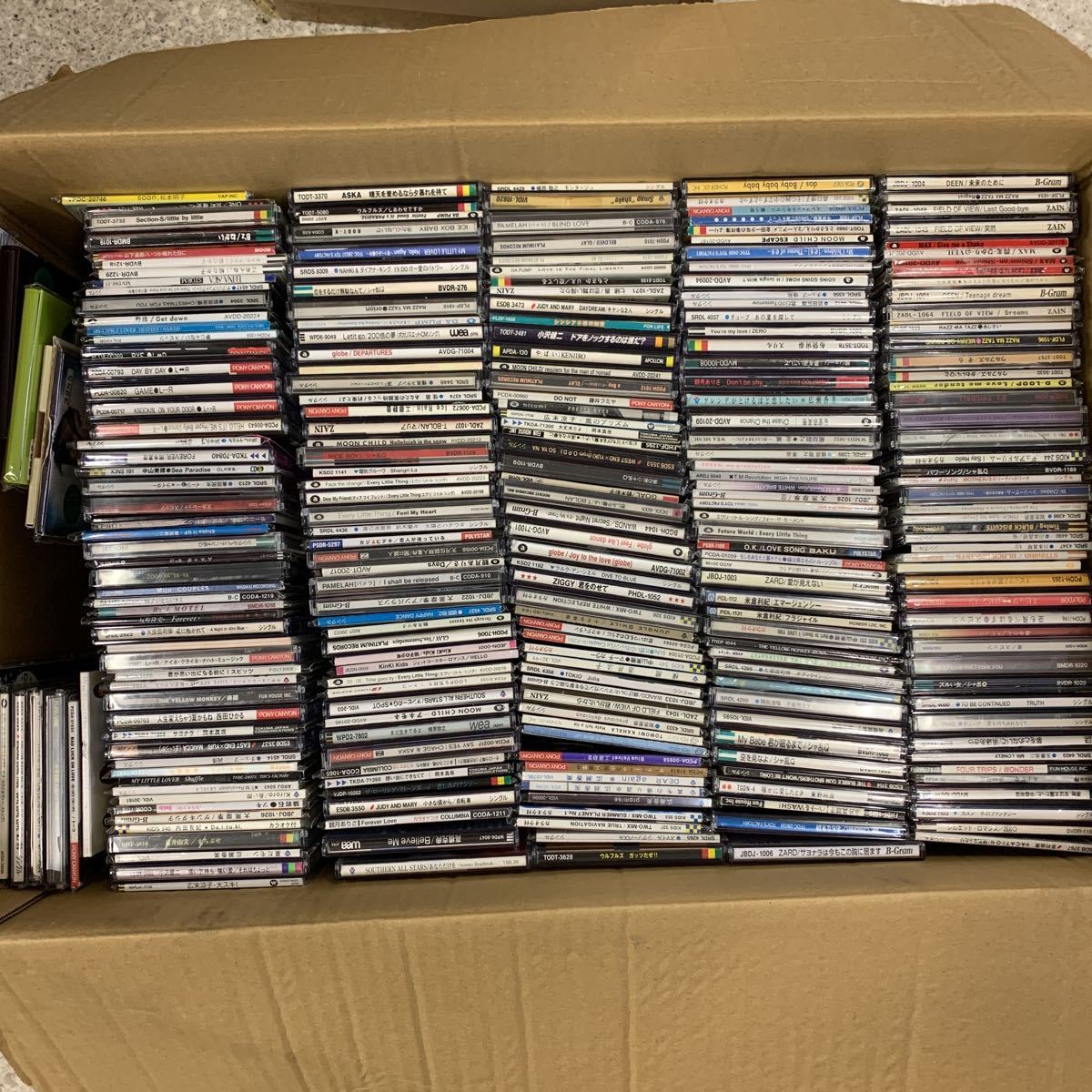 5-9-16■ 8cm CDシングル 250枚以上 まとめて 名盤 レア 希少 中古品 ジャック現状品 名曲 90年代 邦楽 J-POP ジャンル様々 ハードケース