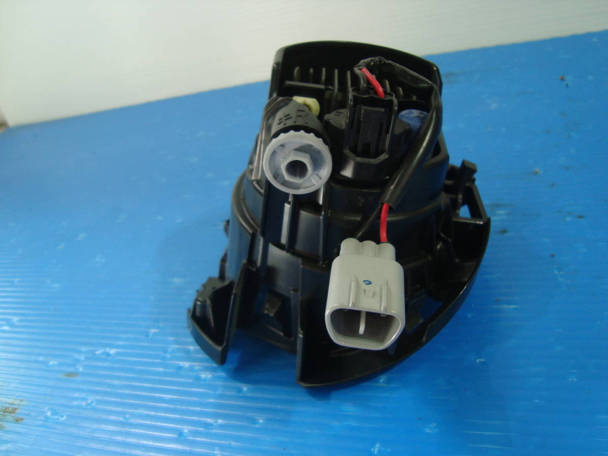 【N286】LA800S LA810S ムーブキャンバス 純正 右フォグランプ　右フォグライト LED コイト　KOITO 114-11092 LA800S ムーヴキャンバス ダイハツ 左右 フォグカバー 右ヘッド