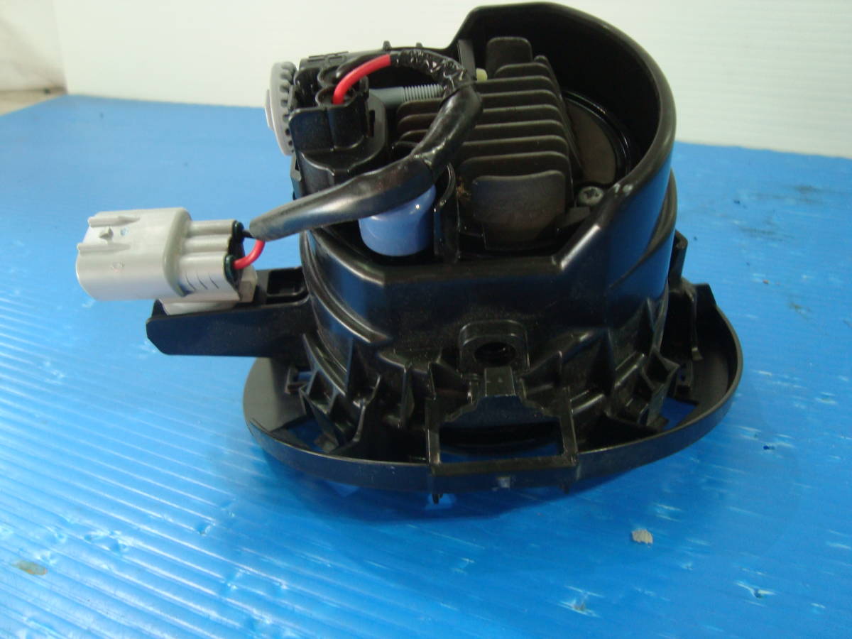 【N286】LA800S LA810S ムーブキャンバス 純正 右フォグランプ　右フォグライト LED コイト　KOITO 114-11092 LA800S ムーヴキャンバス ダイハツ 左右 フォグカバー 右ヘッド