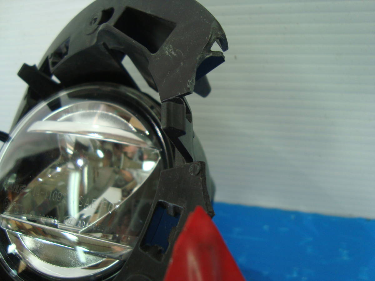 【N286】LA800S LA810S ムーブキャンバス 純正 右フォグランプ　右フォグライト LED コイト　KOITO 114-11092 LA800S ムーヴキャンバス ダイハツ 左右 フォグカバー 右ヘッド