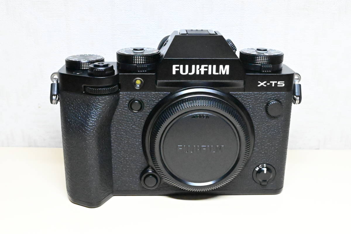 未使用 開封済 保証残 FUJIFILM X-T5 ボディ ブラック 有効約4020万 