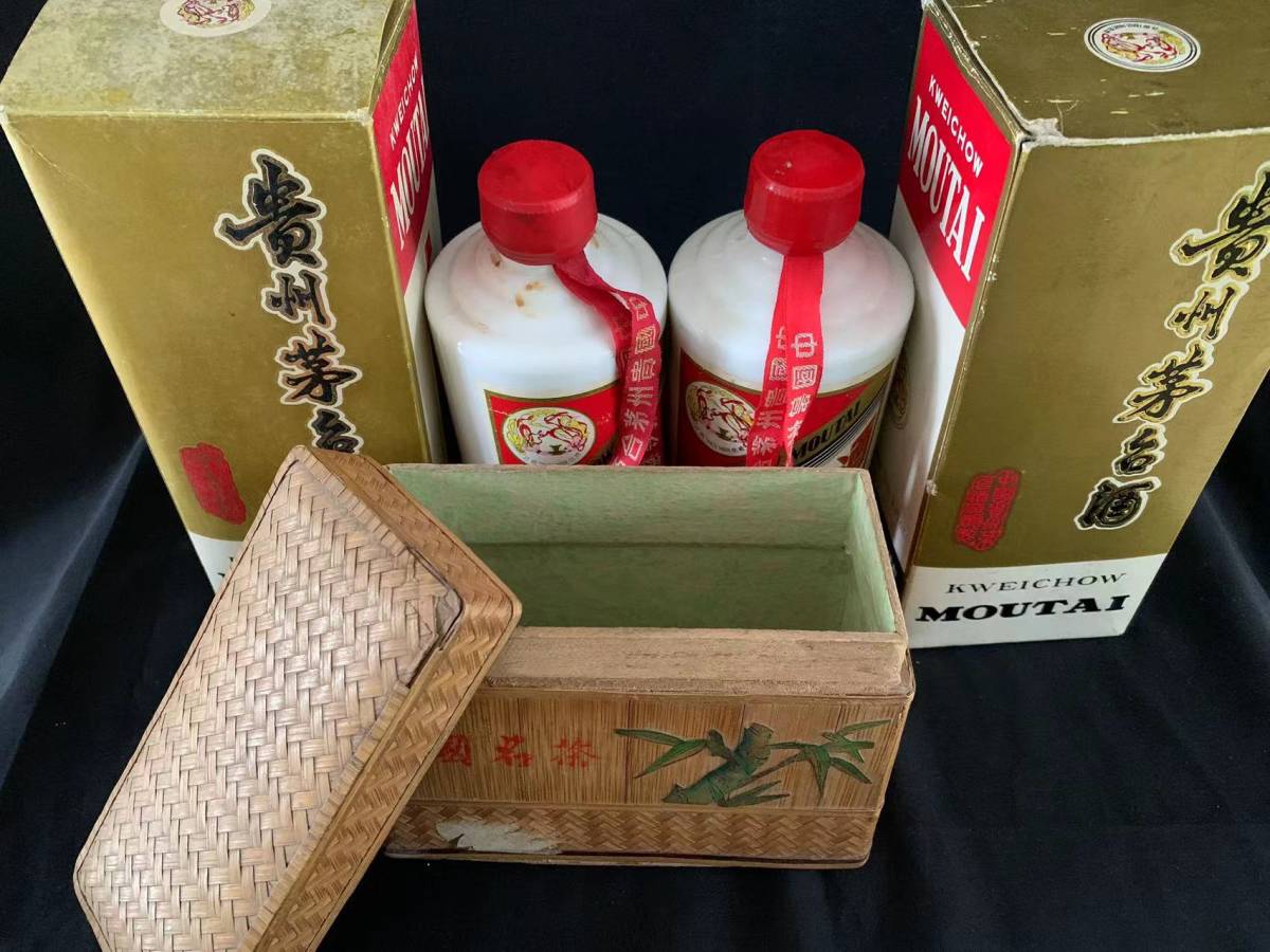 貴州茅台酒 マオタイ酒 天女ラベル 元箱 化粧箱 茶入付 270ml/641g 