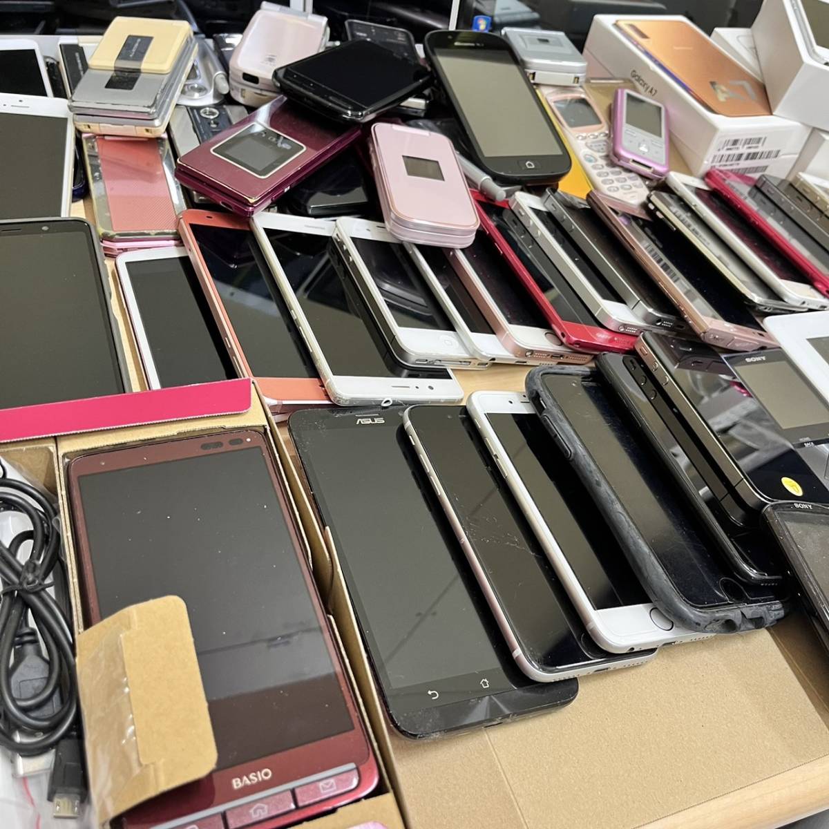 ☆携帯電話 ガラケー 126点 スマホ 15点 まとめて 大量 合計141点 