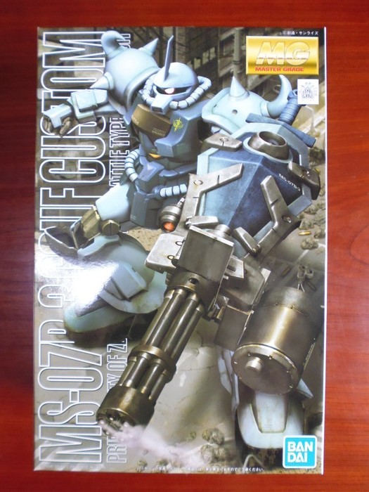 バンダイ　MG　1／100　MS-07B3　グフカスタム　未組立
