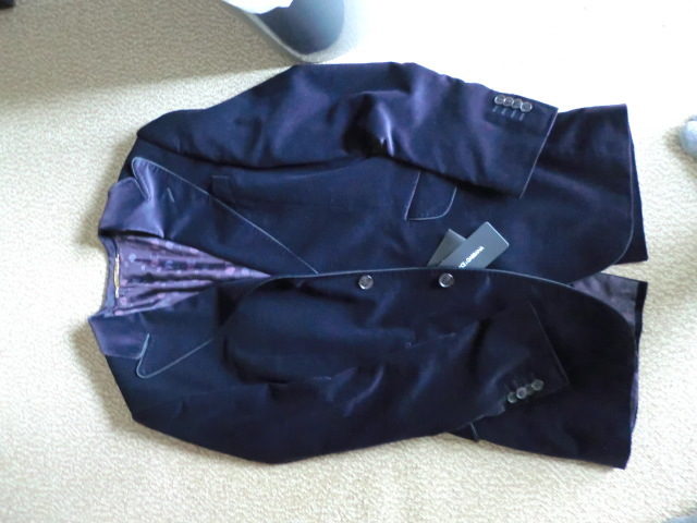 ドルチェ＆ガッバーナのジャケットのみの出品です。サイズ表記４４