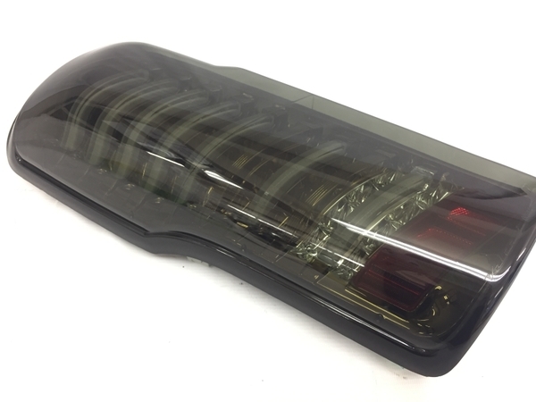 Valenti 日産キャラバン テールランプ TNNV350-SB-2 ※片方 未使用G7988432 ヴァレンティ ジュエルLEDテールランプ ジュエルLEDテールランプTRAD Webike NV350キャラバン ジュエルLED