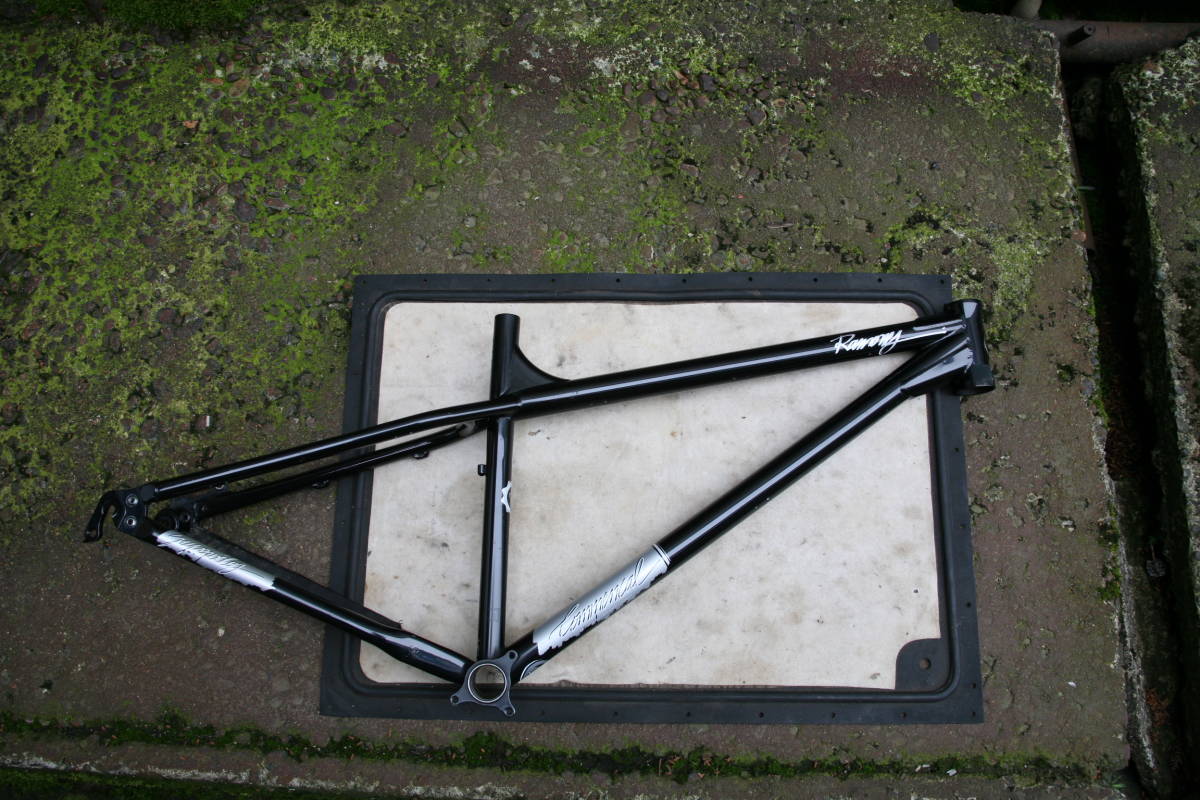 コメンサル ラモーンズ クロモリ 26インチ Commencal Ramones cr-mo