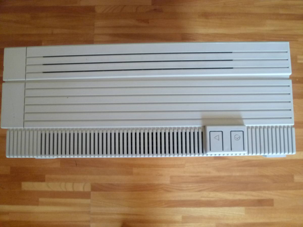 AI29. 型番: M4150. Apple Macintosh Classic II. ジャンク