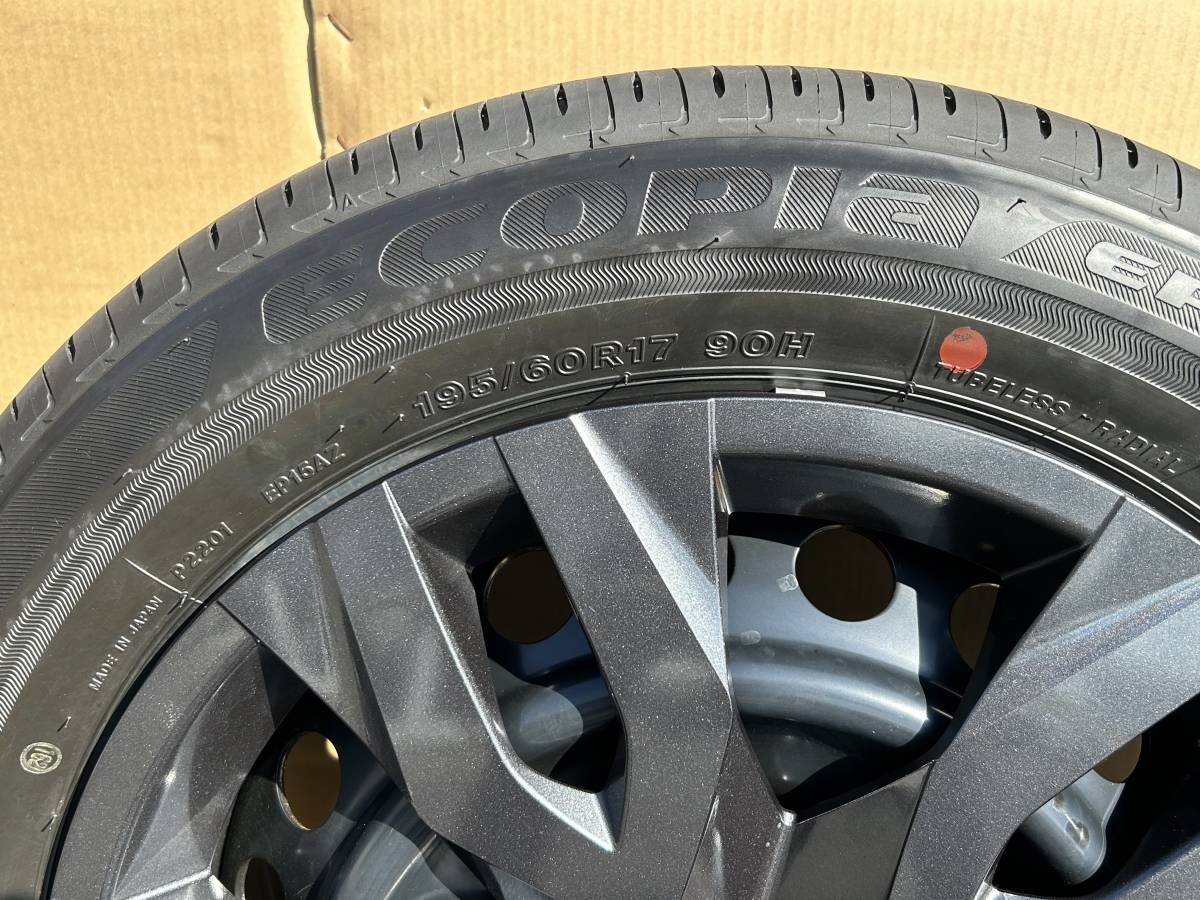 新型プリウス 60系 純正スチールホイール タイヤセット 17インチ 