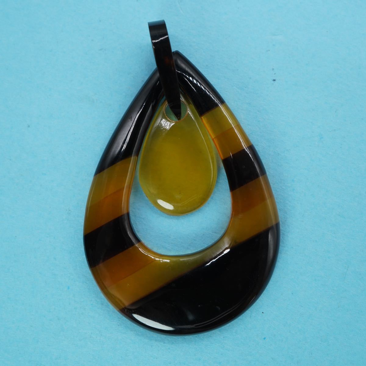 327】鼈甲 ペンダントトップ 亀 甲羅 ネックレストップ ペントップ TIA