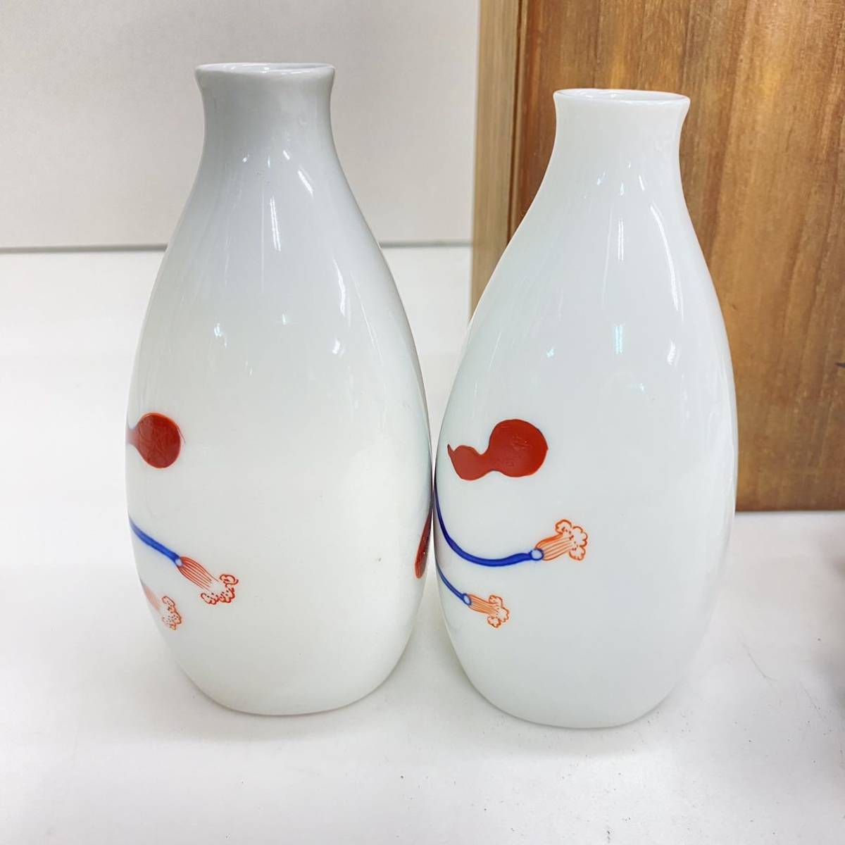 669 美品 染錦瓢箪文酒器 十二代柿右衛門 共箱 近代-20世紀頃 磁器