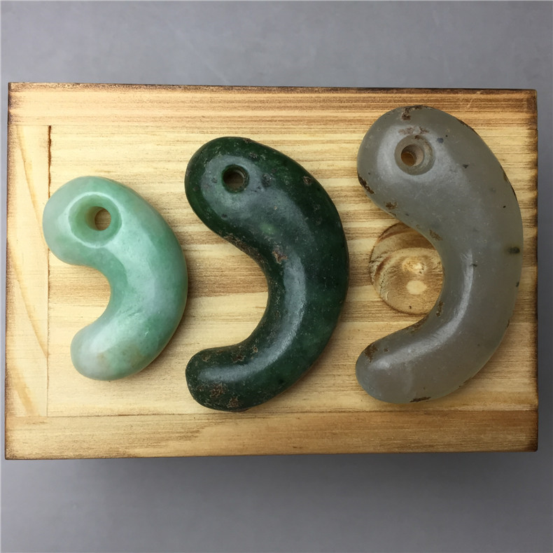 玉製・土偶・勾玉・水晶須恵器翡翠勾玉弥生縄文古墳埴輪土偶出土品石器　三点　共箱