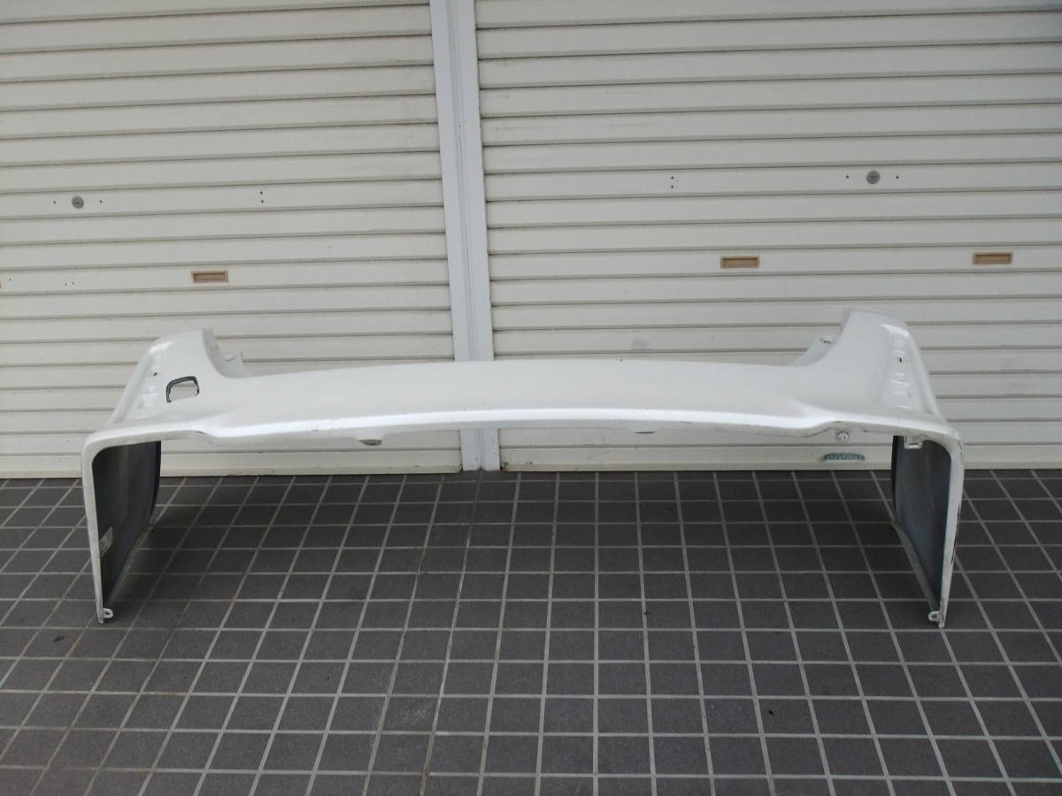 ヴォクシー /ノア ZRR80W/ZRR85Wリアバンパー52159-28630 ☆ ZRR80W/ZRR85Wヴォクシー/ノア純正リアバンパー52159-28630☆2023/9