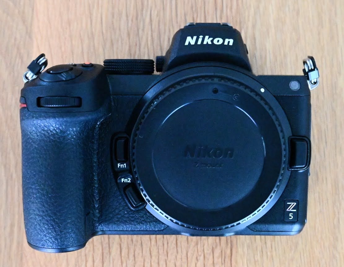 ミラーレス一眼カメラ　Nikon　Z5ボディ