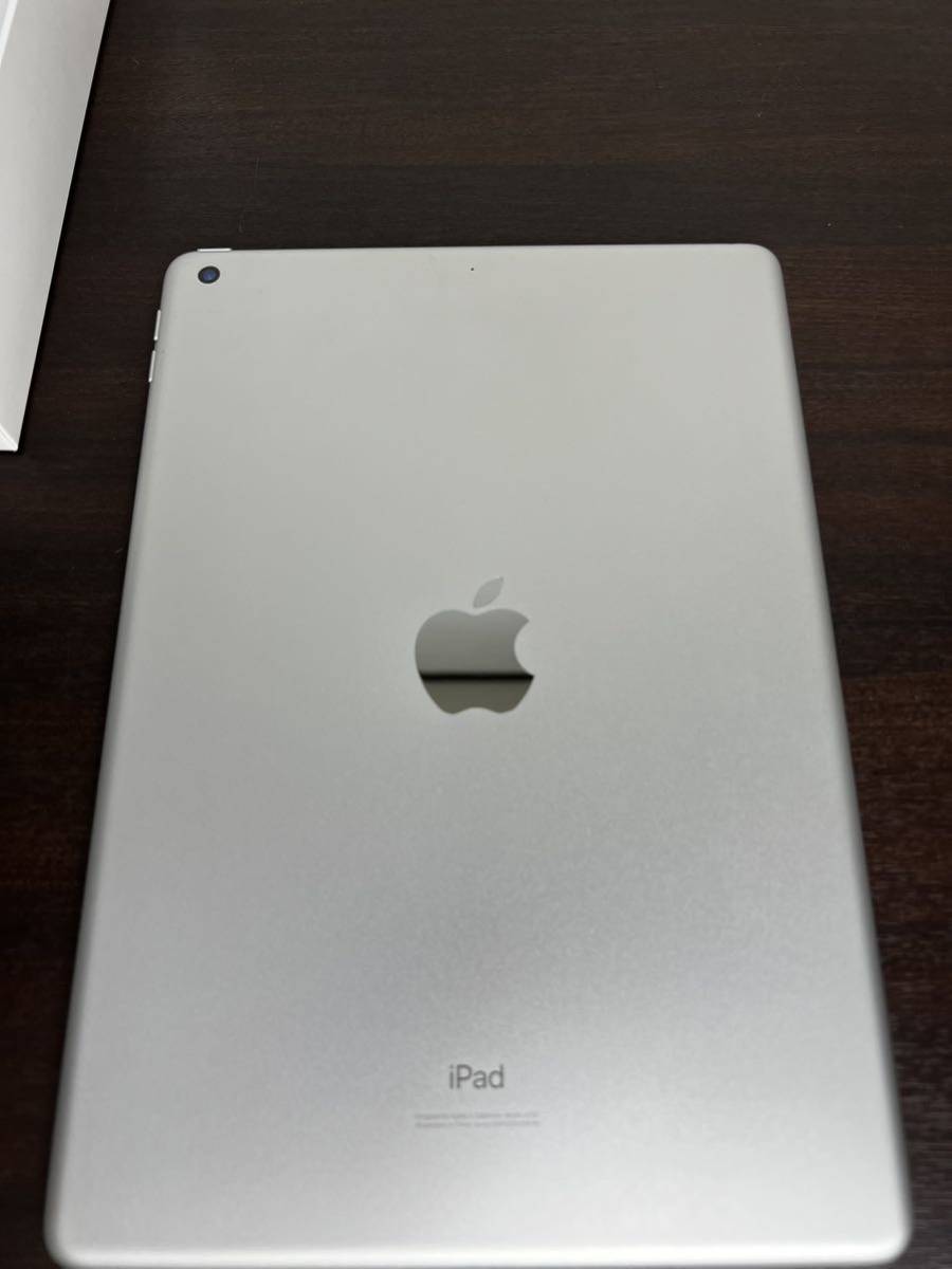 新品同様 iPad 第7世代 32GB Wi-Fiモデル 充電100% 美品 シルバー