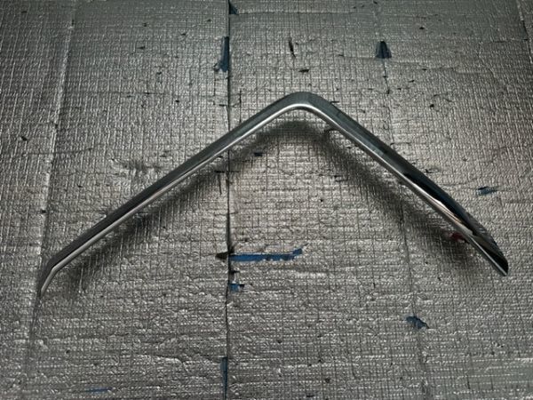 トヨタ TOYOTA　アルファード ヴェルファイア　30/35　純正　フロント F　バンパー メッキ モール ガーニッシュ 左 52741-58010/20 No.1988