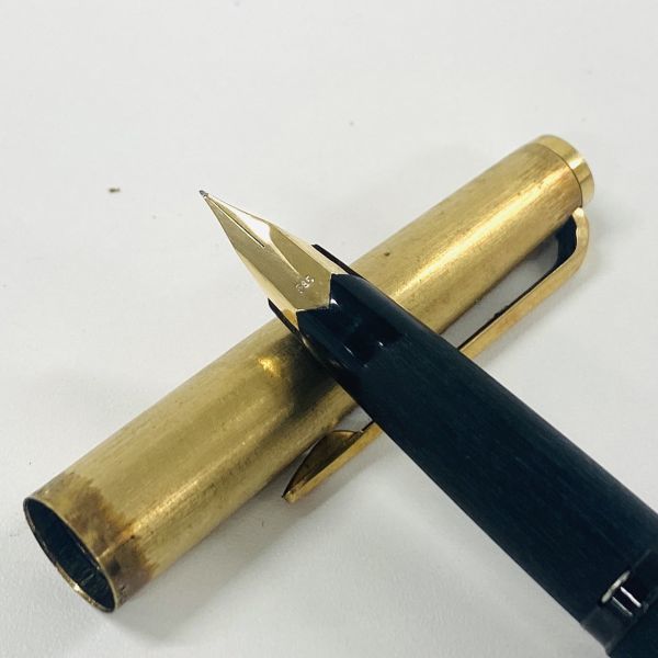 H637-I16-4350 ★ MONTBLANC モンブラン 224 ヘアライン仕上げ 細字 ペン先585刻印 ゴールド×ブラック 1970年代 万年筆 ヴィンテージ ④