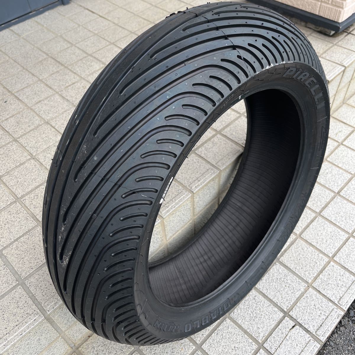 ピレリディアブロレイン 200/60R17 未使用 パーツ オンロード 【公式通販】
