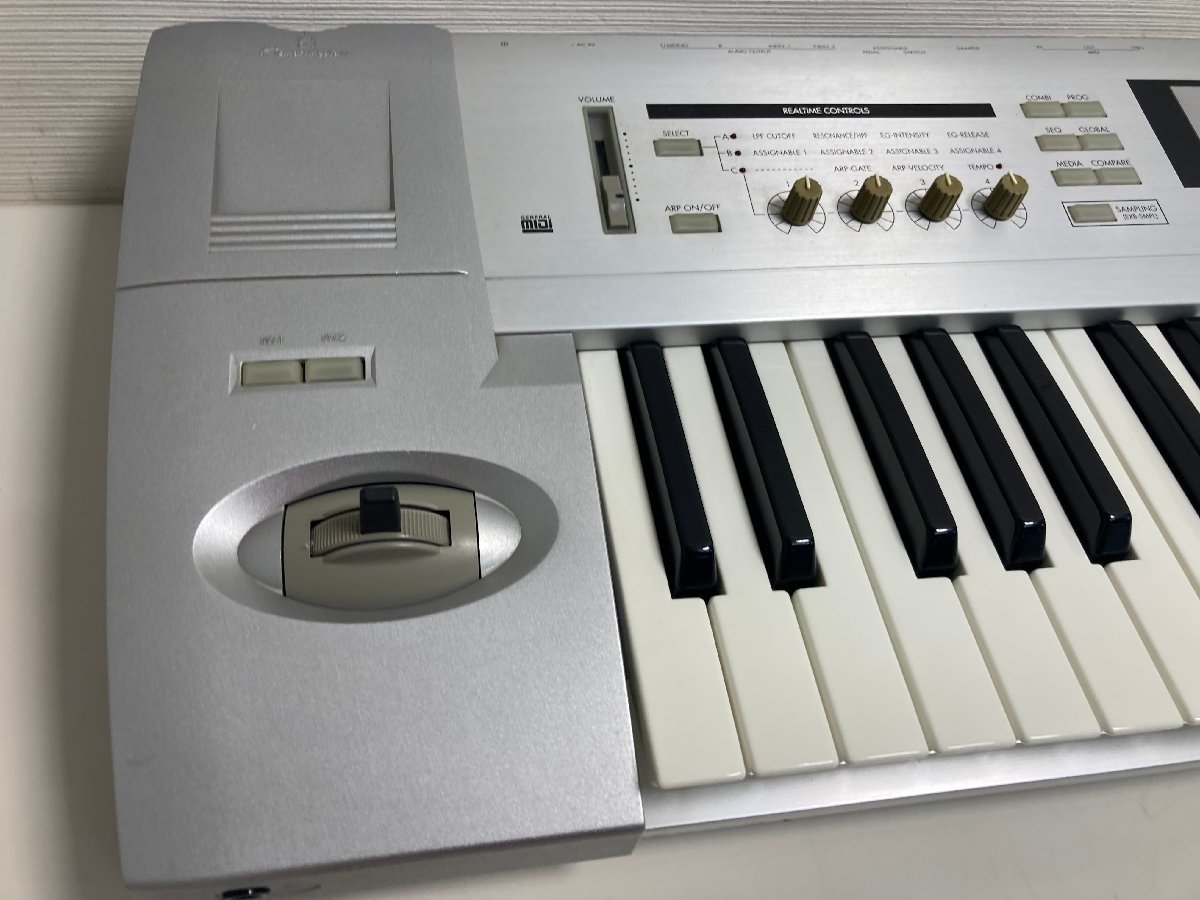 ☆32-4798】□中古□KORG TRITON Le61 シンセサイザー コルグ（7040
