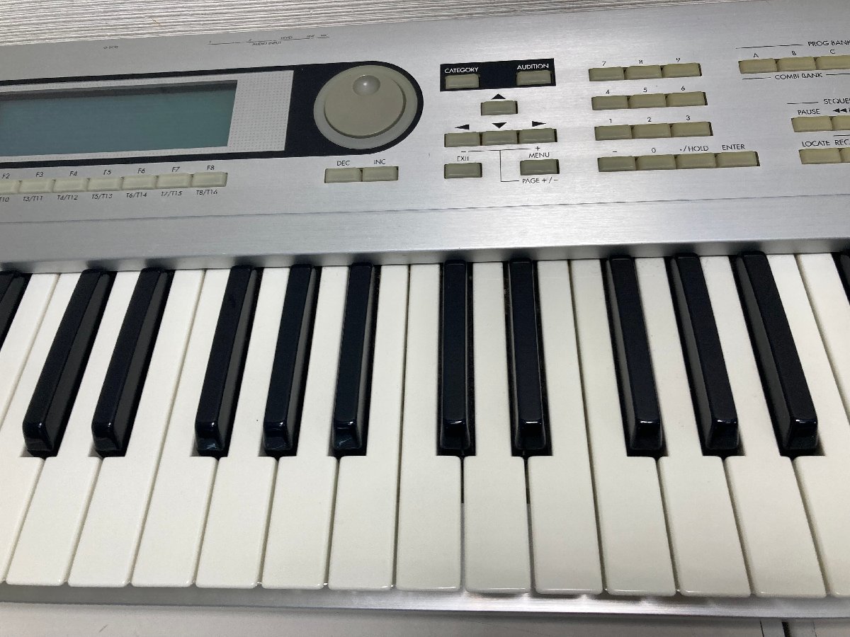 ☆32-4798】□中古□KORG TRITON Le61 シンセサイザー コルグ（7040