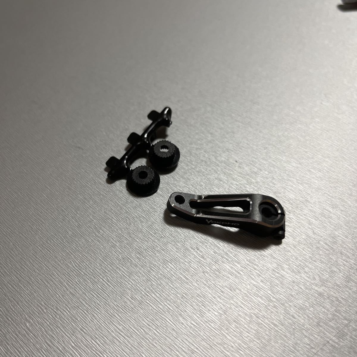 ヨコモ YD-2ZX用アルミ製クランプ式サーボホーン YOKOMO Y2-204Z26Aの