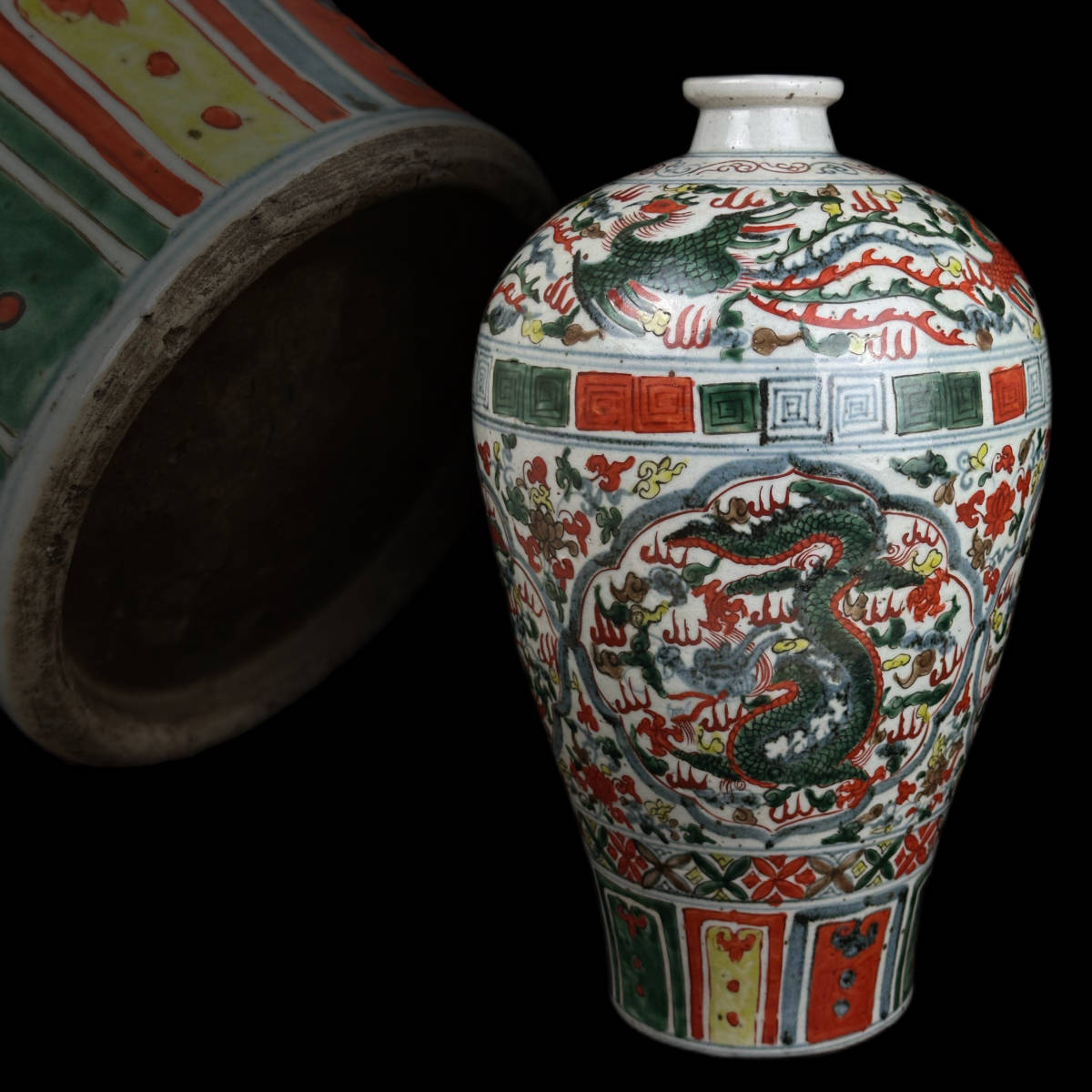 銘品 官窯景徳鎮窯黒地青釉龍鳳凰花紋水注 永楽年製・明時代 中国古玩