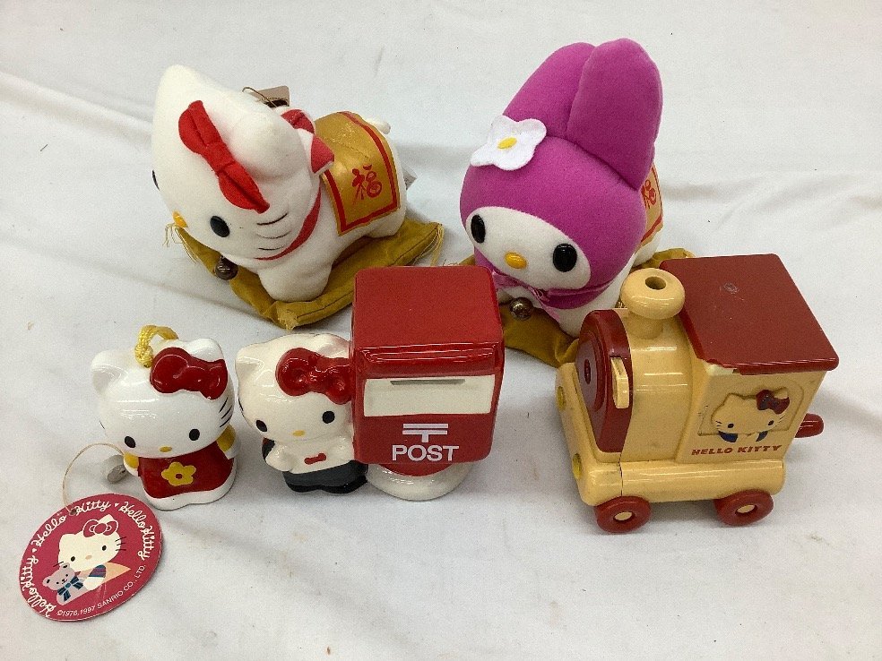 サンリオ ハローキティぬいぐるみ・貯金箱・バッジ・ケース・バッグ等 14点まとめ ※未開封含む 中古品 ACB ハローキティ サンリオ 貯金箱