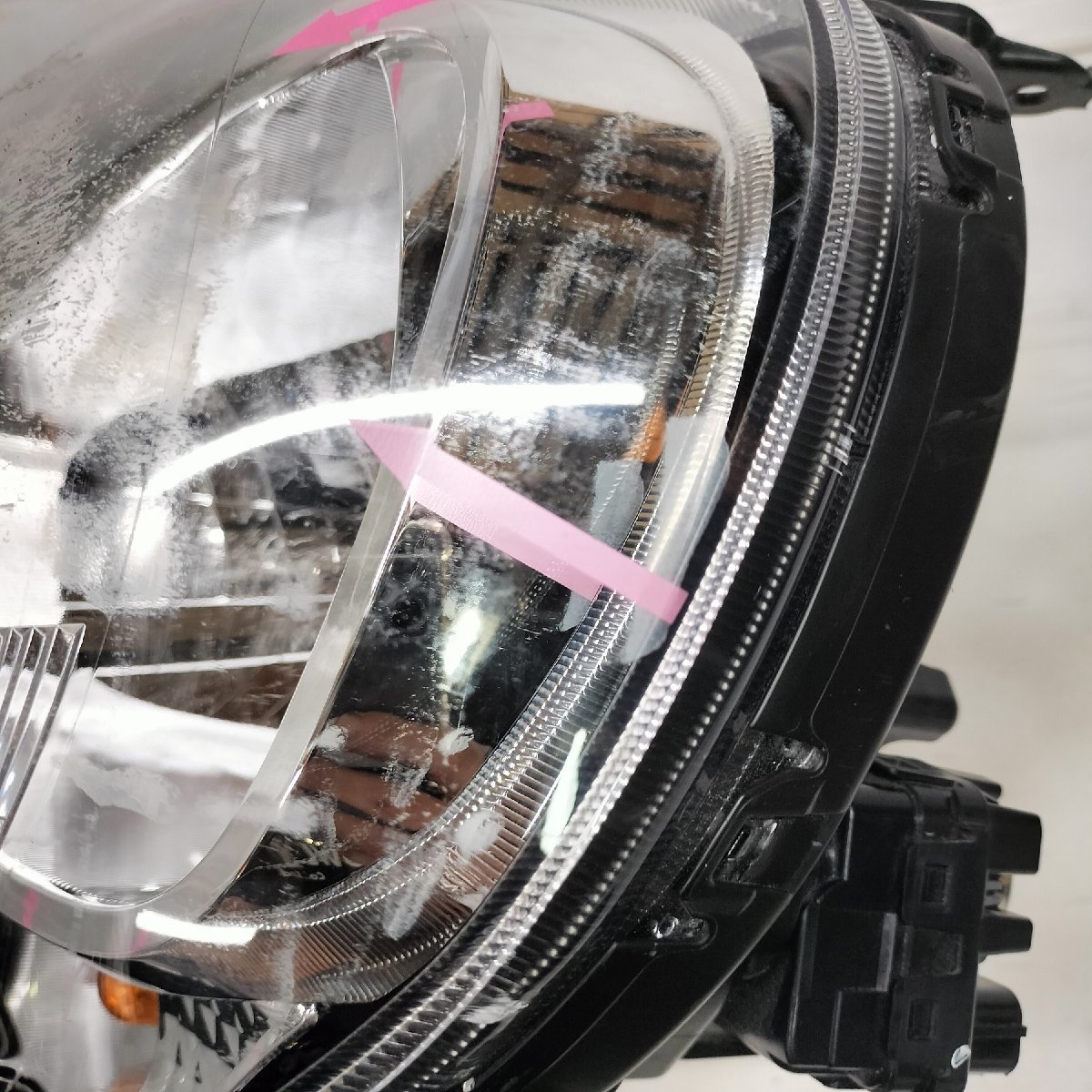 ◇配送先指定◇ 訳アリ特価！ アルト HA37S HA97S ヘッドライト 左 1ケ