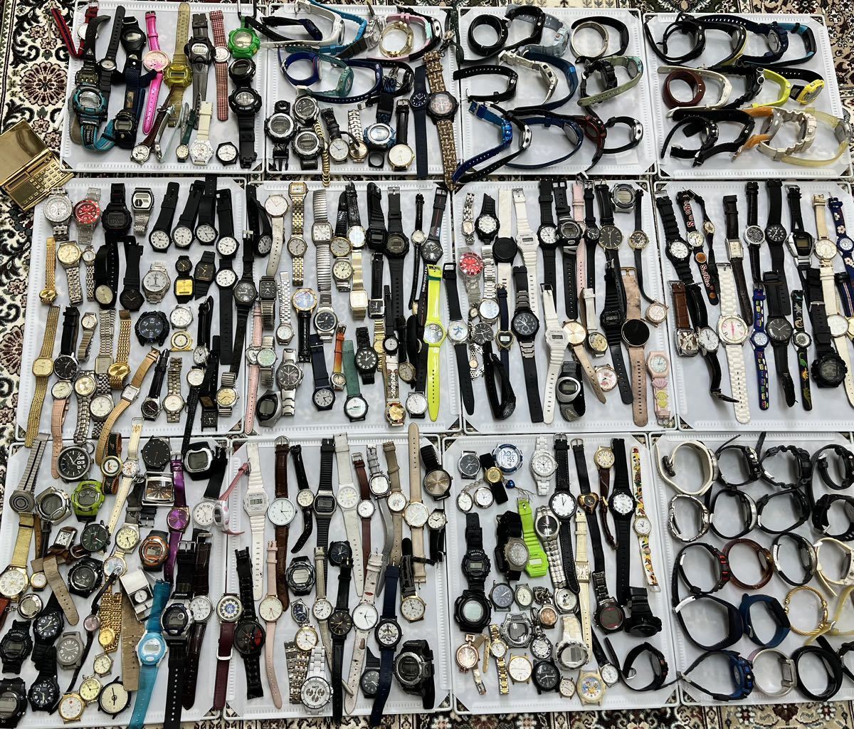 腕時計 大量　まとめ売り　CITIZEN CASIO 海外ブランド　ノーブランド　300本以上　総重量10キロ以上　　　　動作未確認　時計　