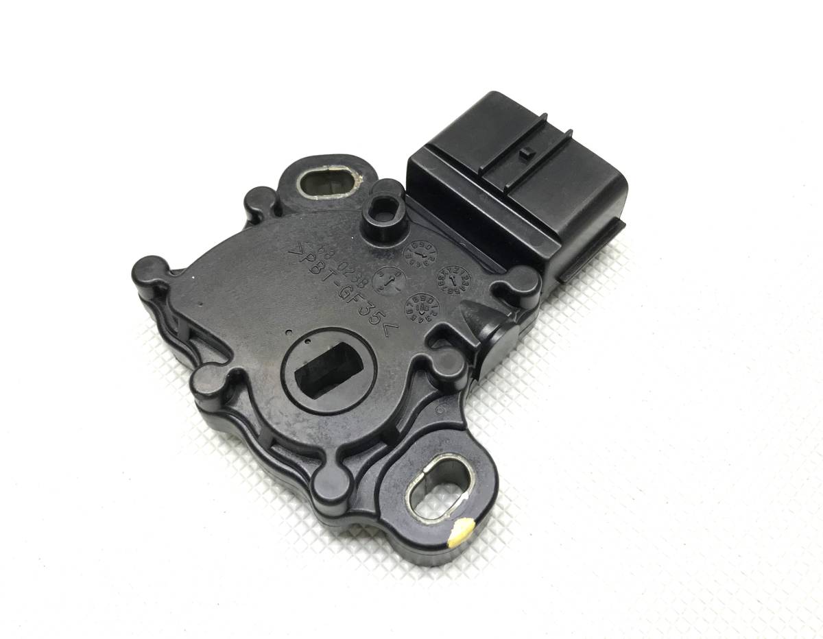 スズキ ニュートラルスイッチ K6A K6AT MH22S CE68-022A CE68-023B 