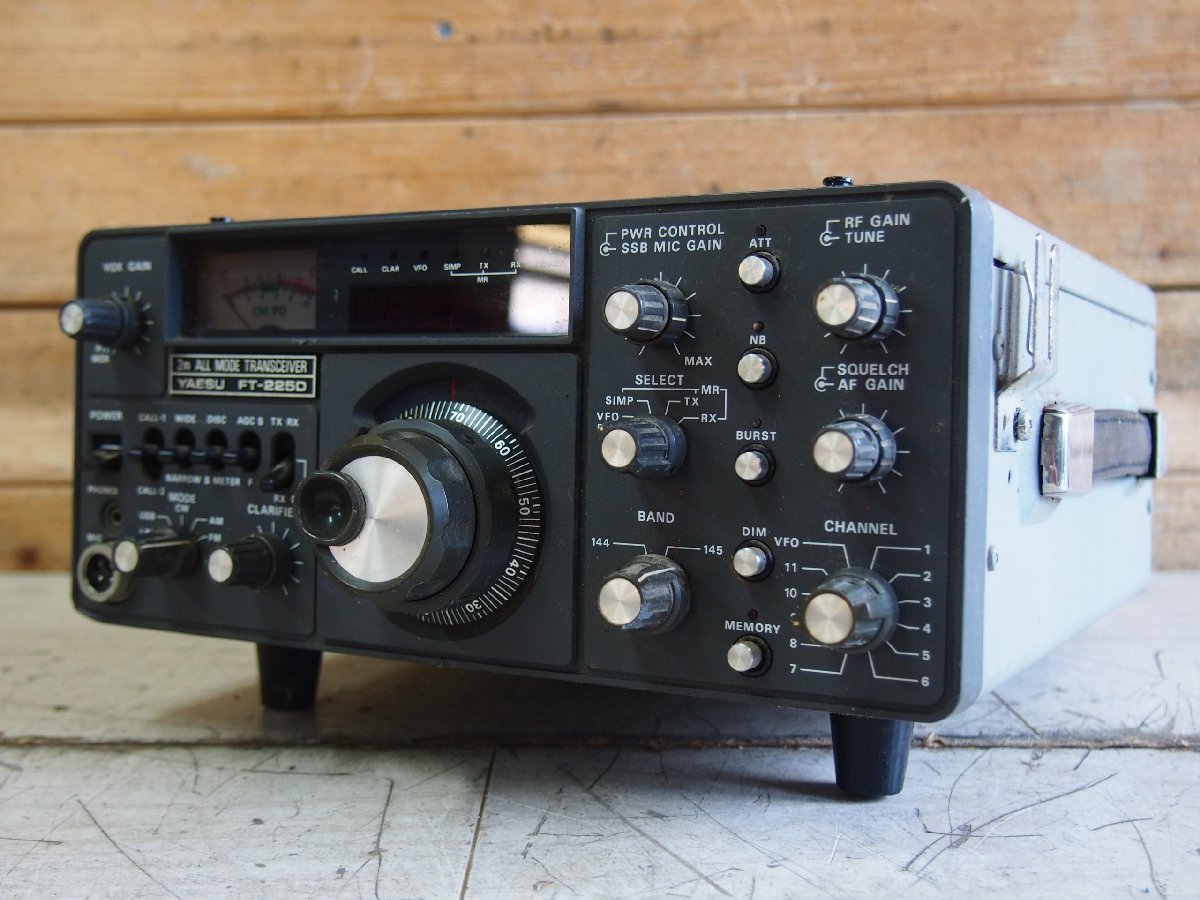 ☆【2F0922-13】 YAESU 八重洲 アマチュア無線 FT-225D ジャンク