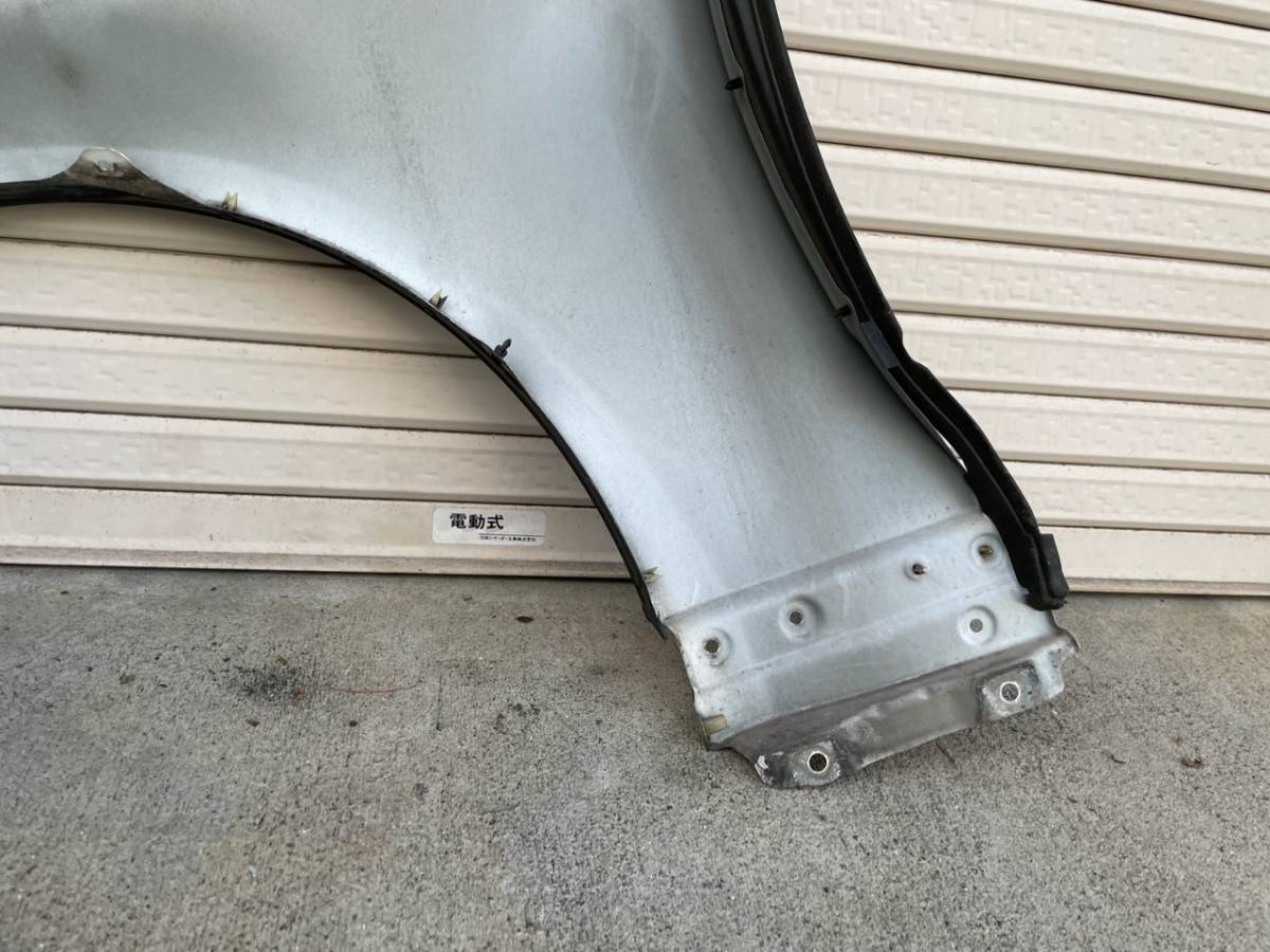 レクサス LS460&frasl;600 フェンダー右