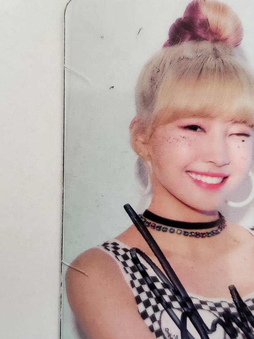 niziu ニジュー　マユカ 直筆サイン入りクリアカード トレカ NiziU 直筆サイン入りクリアカード マユカ - メルカリ