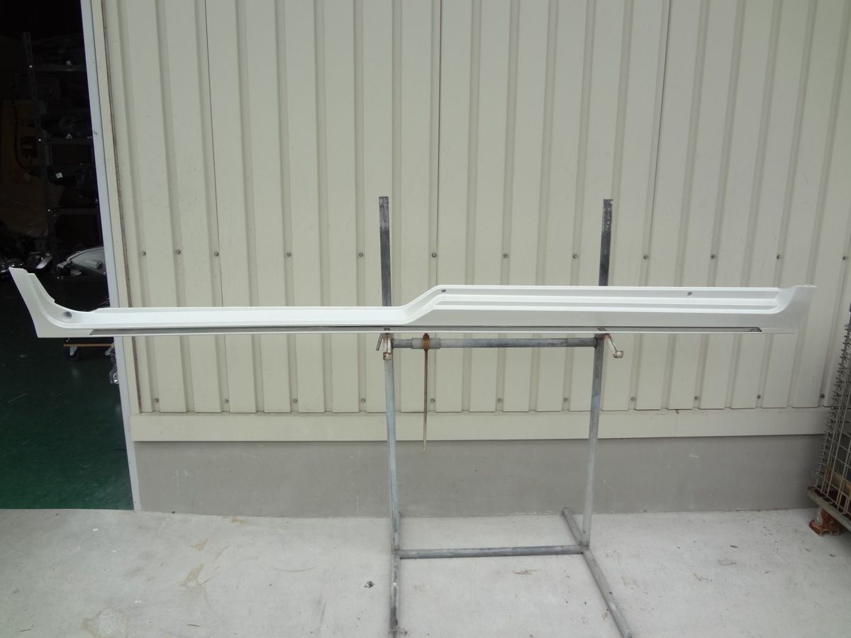 未使用　ノア/ヴォクシー　ZRR80G　80系　純正オプション　サイドステップ　右　右側　070　ホワイトパール　08150-28180　192755