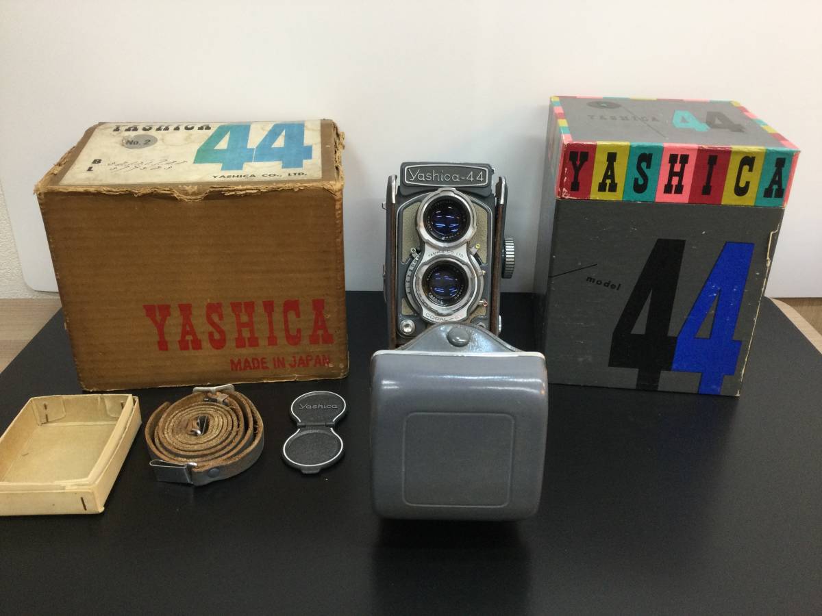 Yashica-44 ヤシカ 二眼レフカメラ / COPAL-SV グレー Yashica-44 ヤシカ 二眼レフカメラ / COPAL-SV グレー