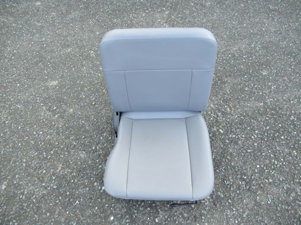 DP101　サンバートラック　TT1　TT2　右　シート　ドライバーズシート　運転席