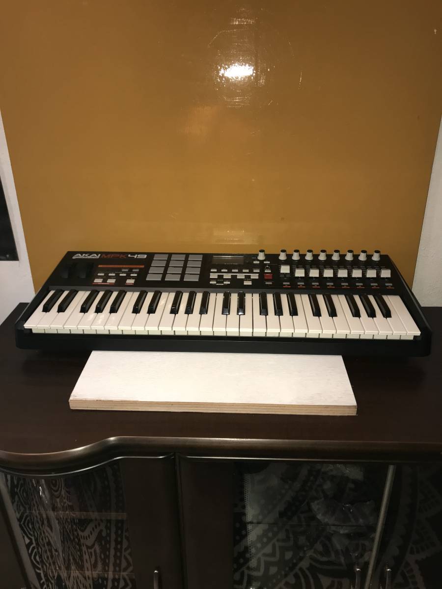 AKAI 49鍵ミニキーボード・コントローラーAKAI MPK49 AP-CON-003 AKAI