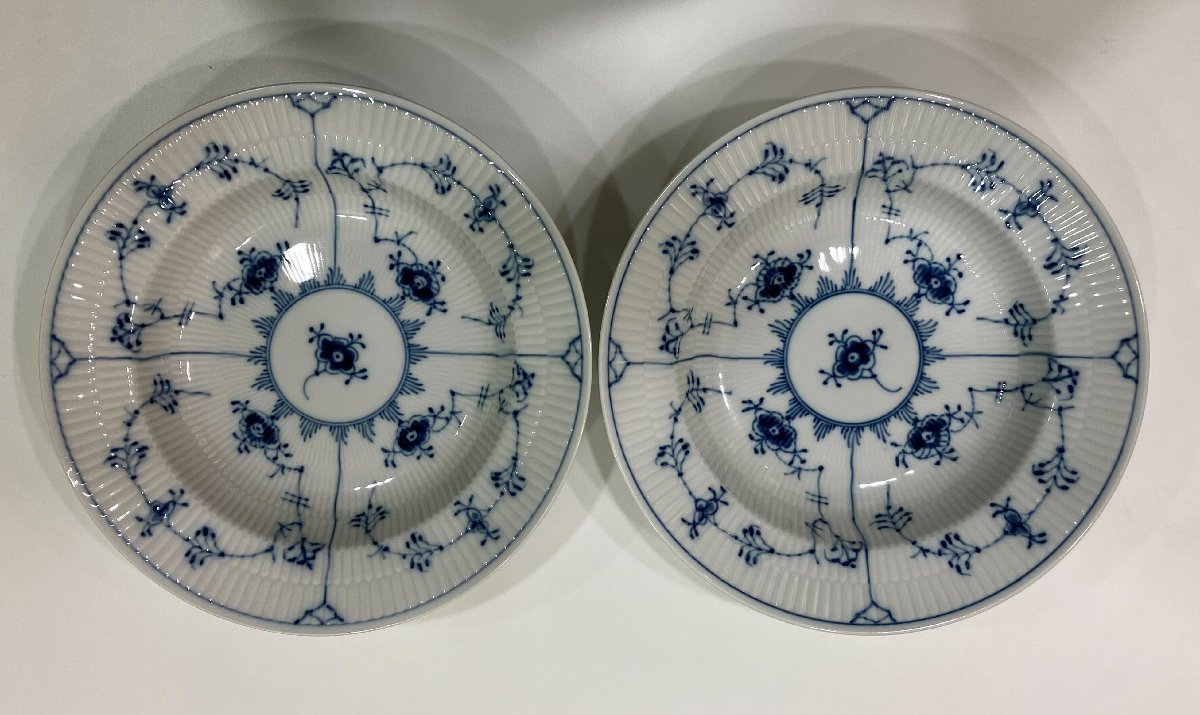 人気，正規品 Q5390 2点セット ロイヤルコペンハーゲン ブルーフルーテッドプレイン ボール 24cm(ロイヤルコペンハーゲン)｜売買されたオークション情報、yahooの商品情報をアーカイブ公開 - オークファン ロイヤルコペンハーゲン
